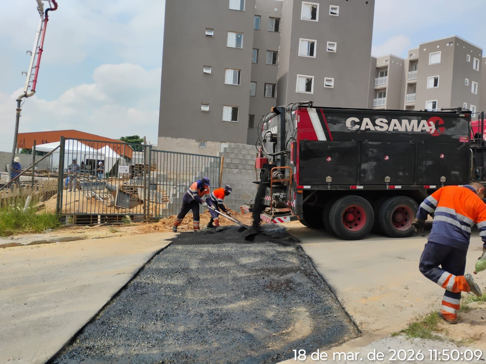 Operação de equipamento em obra